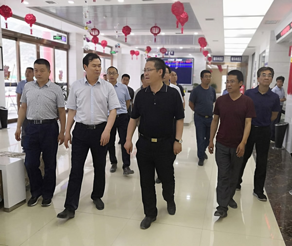 隴南市委常委、組織部部長楊郃調(diào)研指導(dǎo)市龍江城鄉(xiāng)發(fā)展集團(tuán)公司黨建工作