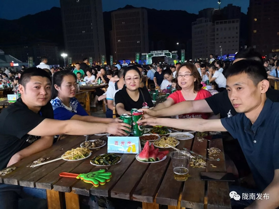 好嗨喲！隴南第一屆青島啤酒節(jié)開幕啦，為期8天