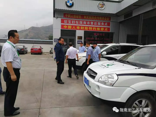 金錘鈑金，銀槍噴漆！龍江汽修值得信賴！