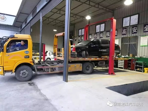 金錘鈑金，銀槍噴漆！龍江汽修值得信賴！